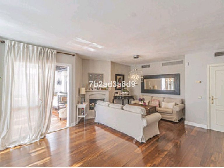 Penthouse for Sale in Nueva Andalucía, Malaga 1