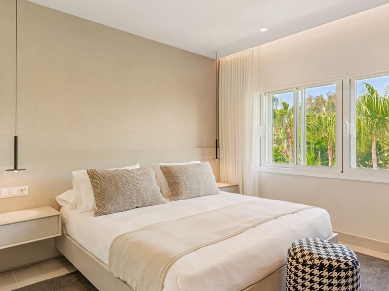 Penthouse for Sale in New Golden Mile, Malaga 25