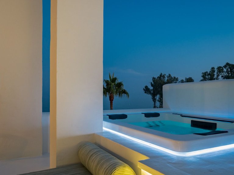 Penthouse for Sale in New Golden Mile, Malaga 40