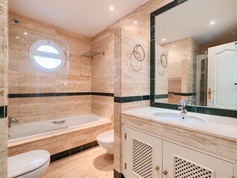 Apartment for Sale in Marbella, Malaga 22