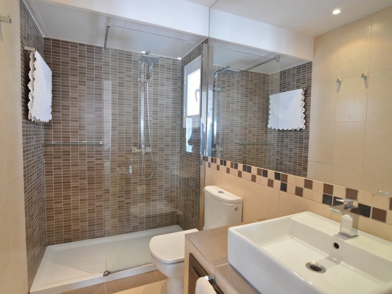 Apartment for Sale in Puerto Banús, Malaga 11
