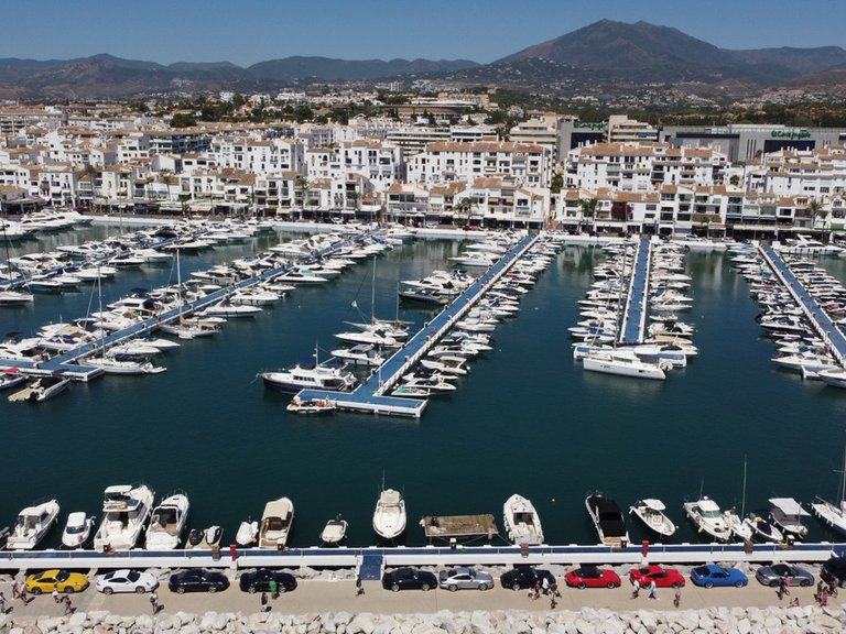 Apartment for Sale in Puerto Banús, Malaga 18