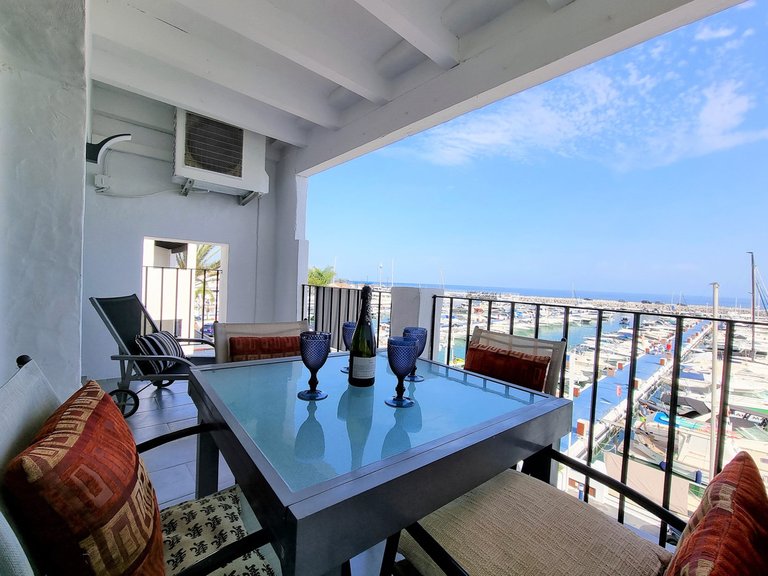 Apartment for Sale in Puerto Banús, Malaga 4