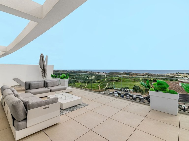 Apartment for Sale in Calanova Golf, Malaga 1