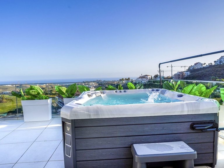 Apartment for Sale in Calanova Golf, Malaga 3