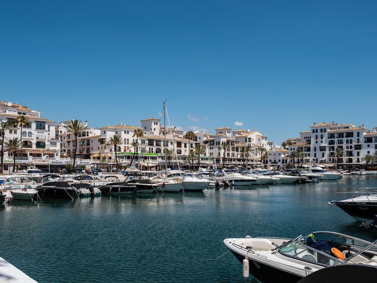 Apartment for Sale in La Duquesa, Malaga 30