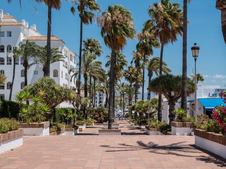 Apartment for Sale in La Duquesa, Malaga 31