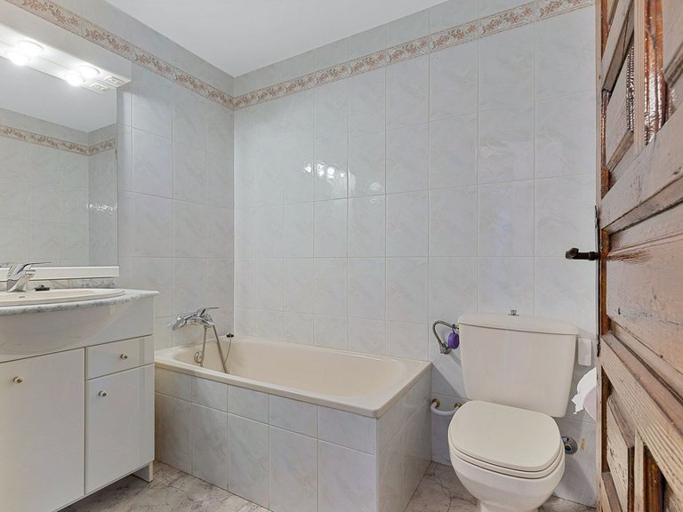 Apartment for Sale in Benalmadena Costa, Malaga 14