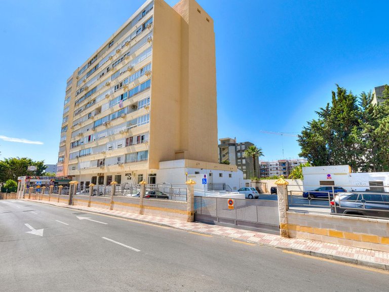 Apartment for Sale in Benalmadena Costa, Malaga 18