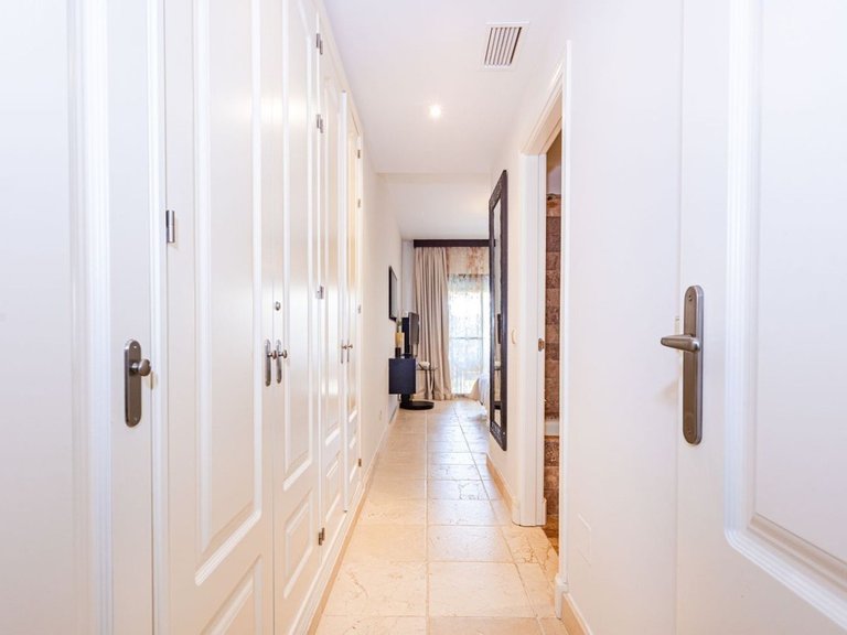 Apartment for Sale in Benahavís, Malaga 12