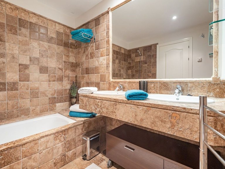 Apartment for Sale in Benahavís, Malaga 15
