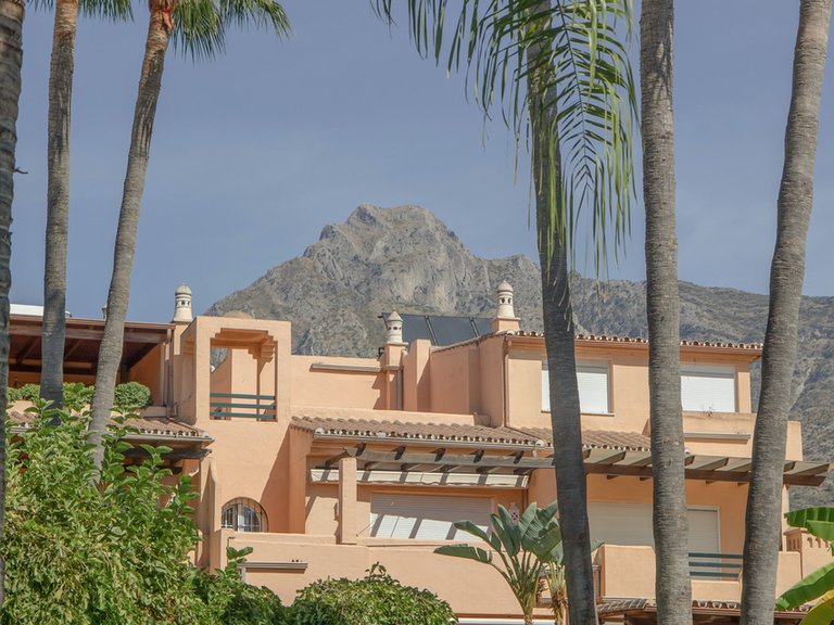 Town House for Sale in Costa del Sol Nagüeles, Malaga 12