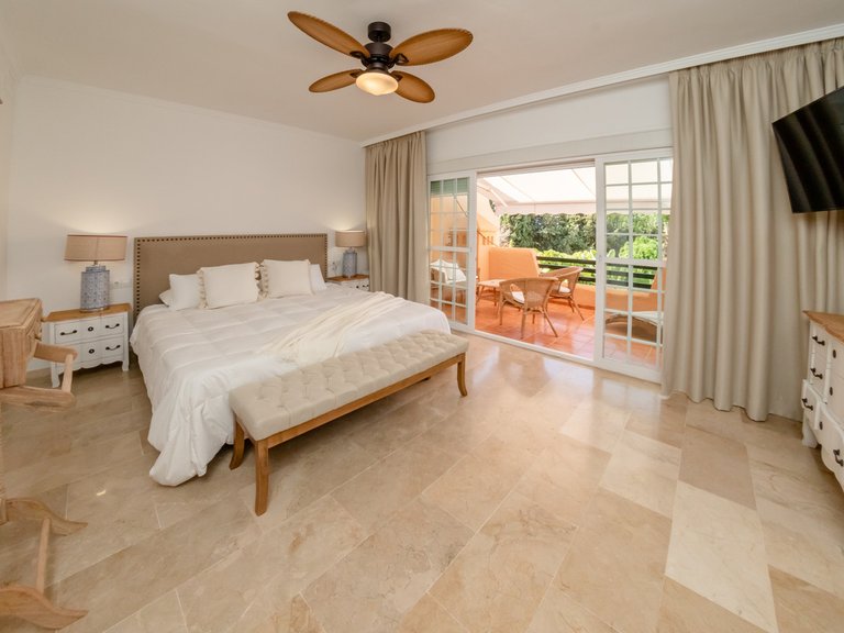 Town House for Sale in Costa del Sol Nagüeles, Malaga 4