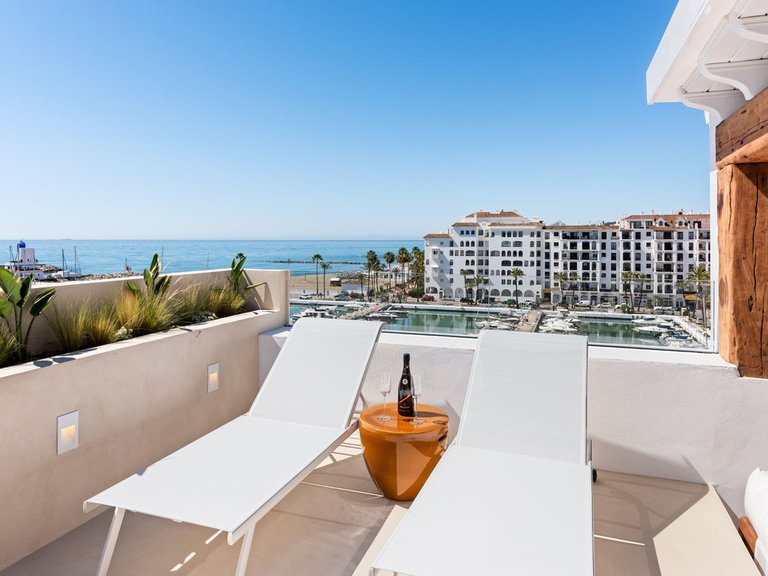 Apartment for Sale in La Duquesa, Malaga 3