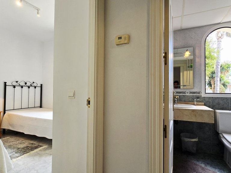 Apartment for Sale in Nueva Andalucía, Malaga 18