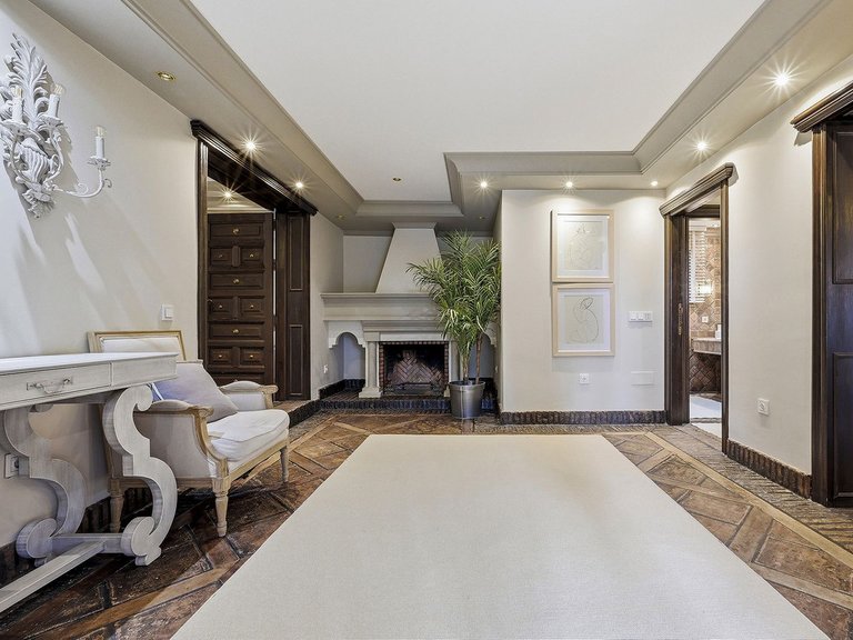 Villa for Sale in Las Chapas, Malaga 19