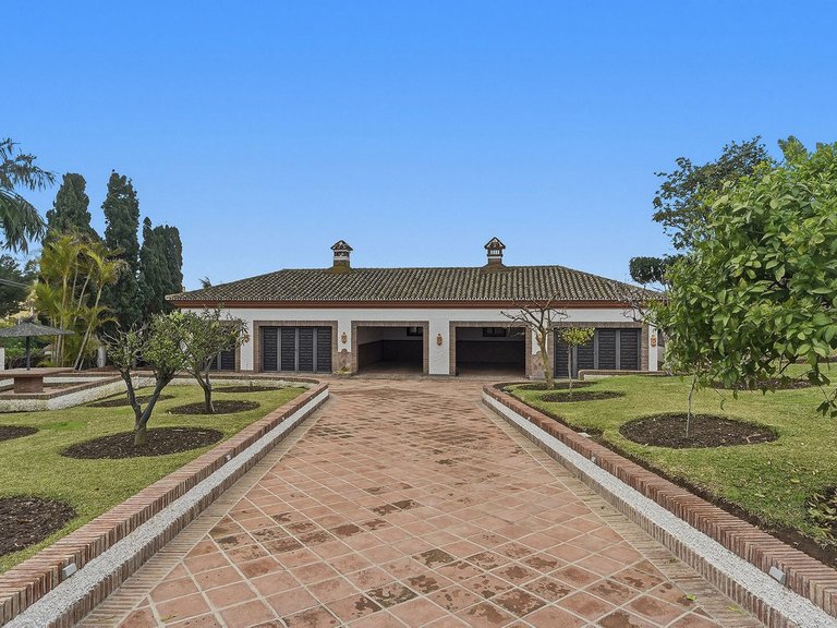 Villa for Sale in Las Chapas, Malaga 22