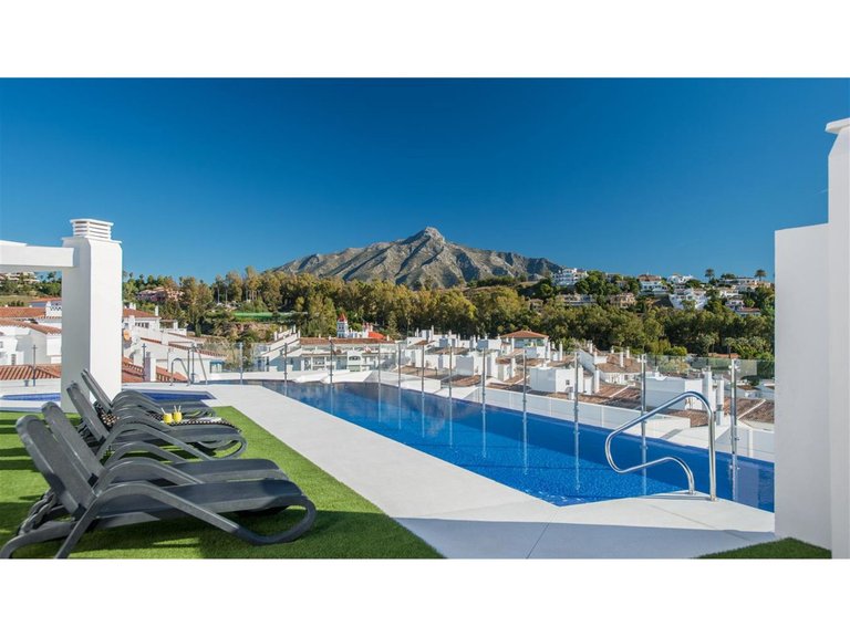 Apartment for  in Nueva Andalucía, Malaga 1
