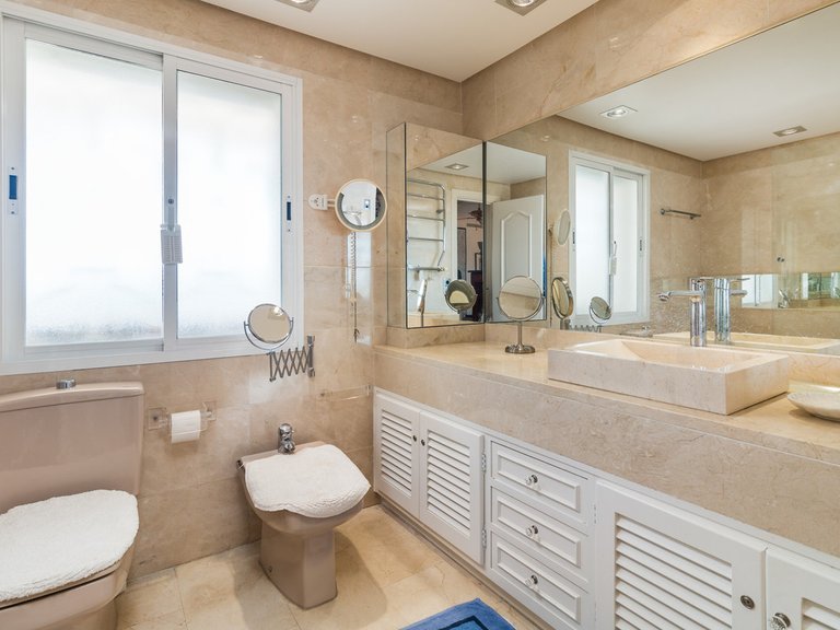 Apartment for Sale in The Golden Mile, Malaga 10