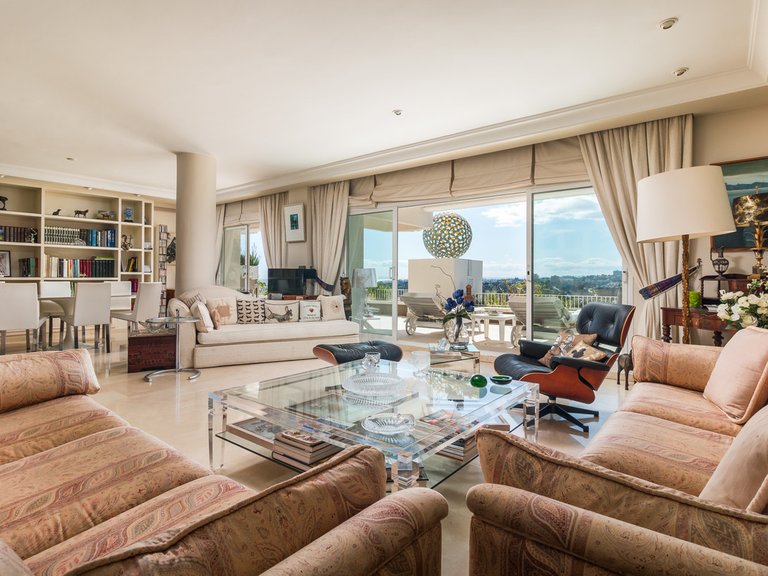 Apartment for Sale in The Golden Mile, Malaga 3