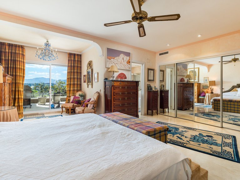 Apartment for Sale in The Golden Mile, Malaga 4