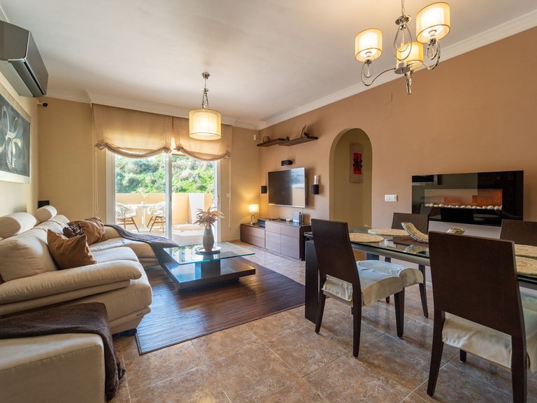 Apartment for Sale in Arroyo De La Miel, Malaga 17