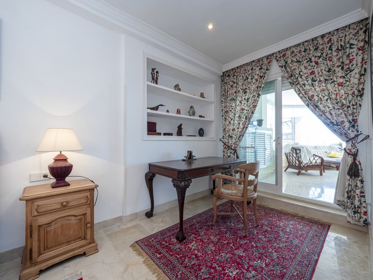 Apartment for Sale in Puerto Banús, Malaga 17