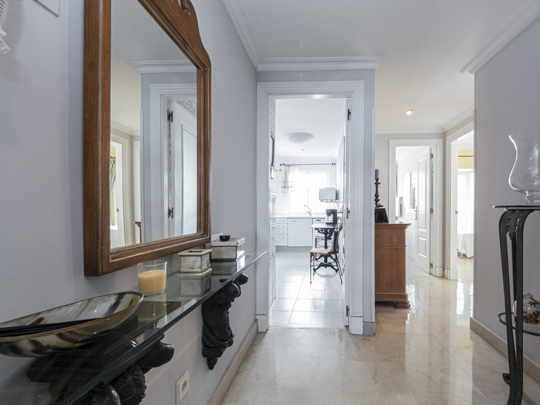 Apartment for Sale in Puerto Banús, Malaga 19