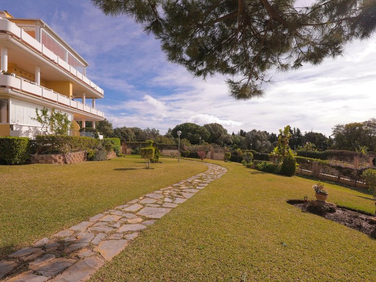 Apartment for Sale in Cabopino, Malaga 38