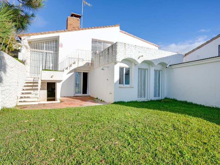 Apartment for Sale in Costa del Sol, Estepona, Malaga 1
