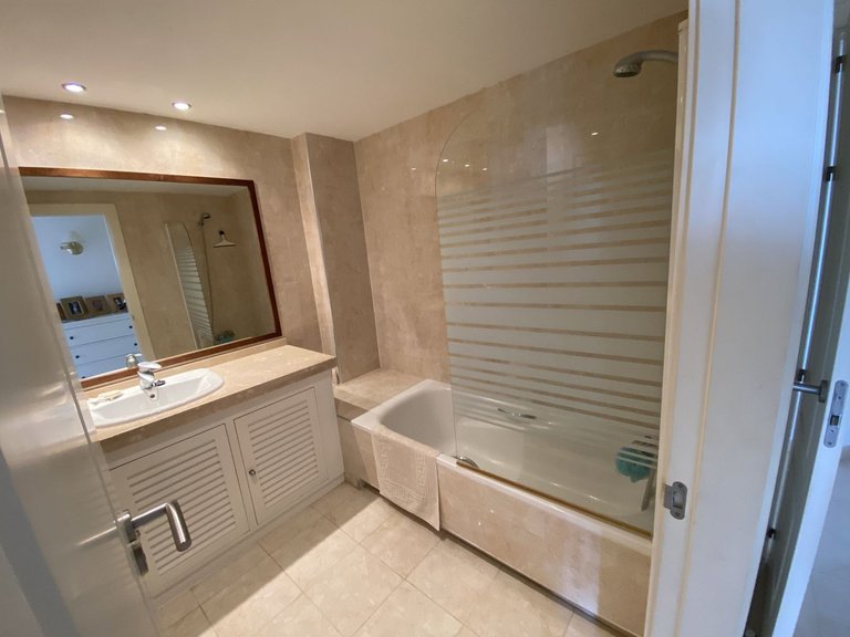 Apartment for Sale in Costa del Sol Benalmadena, Malaga 20