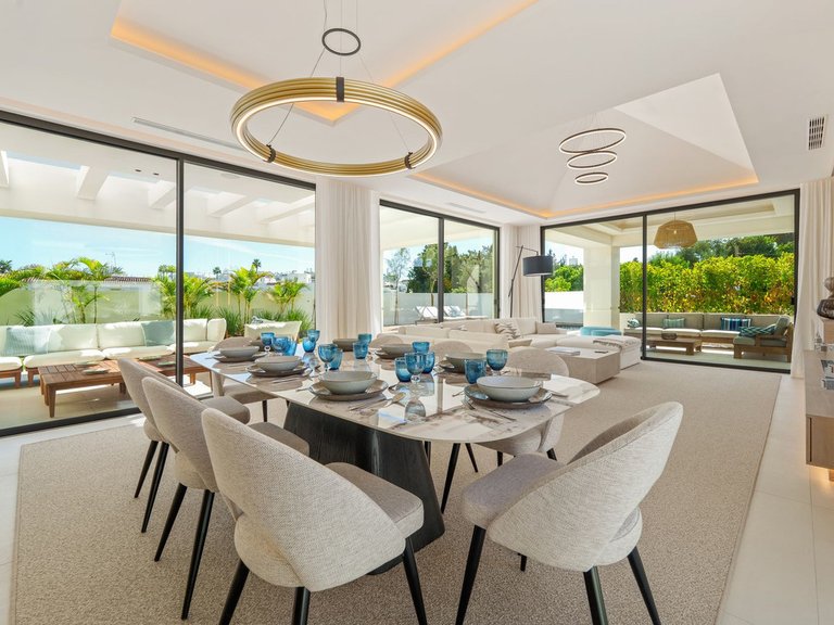 Villa for Sale in San Pedro De Alcántara, Malaga 4