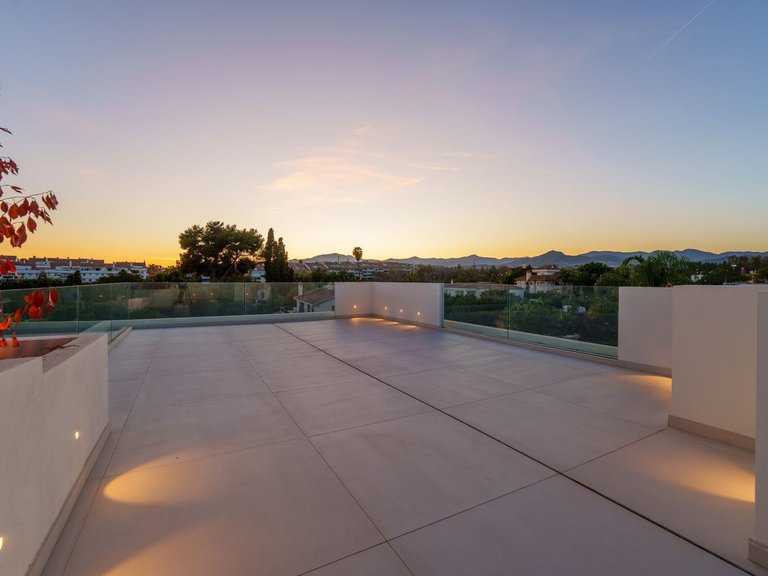 Villa for Sale in San Pedro De Alcántara, Malaga 43