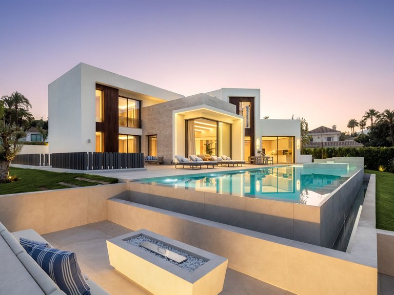 Villa for Sale in Marbella, Malaga 23