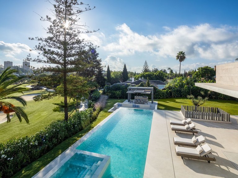Villa for Sale in Marbella, Malaga 32