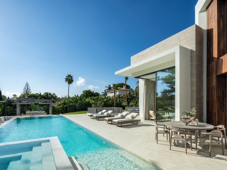 Villa for Sale in Marbella, Malaga 36