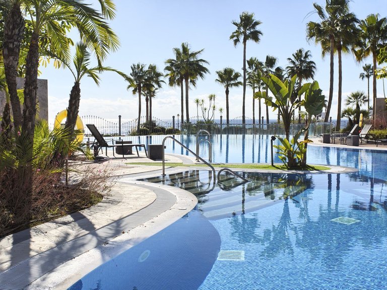 Apartment for Sale in New Golden Mile, Malaga 1