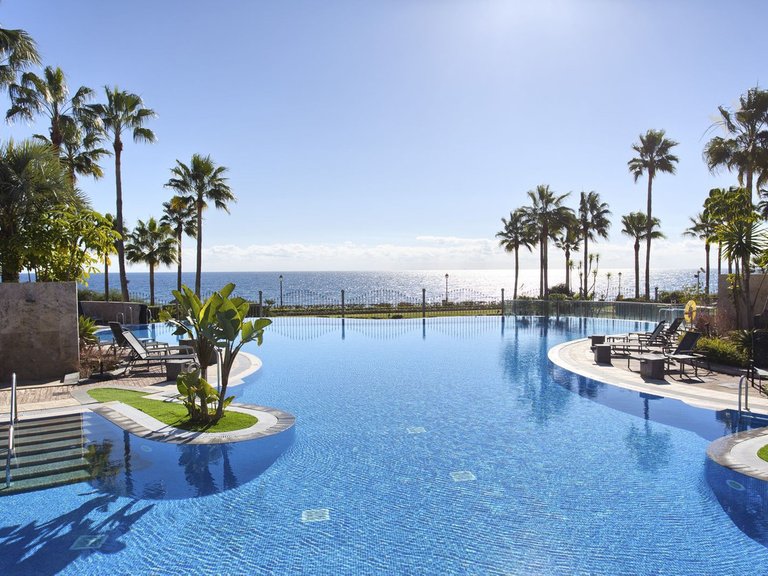 Apartment for Sale in New Golden Mile, Malaga 7