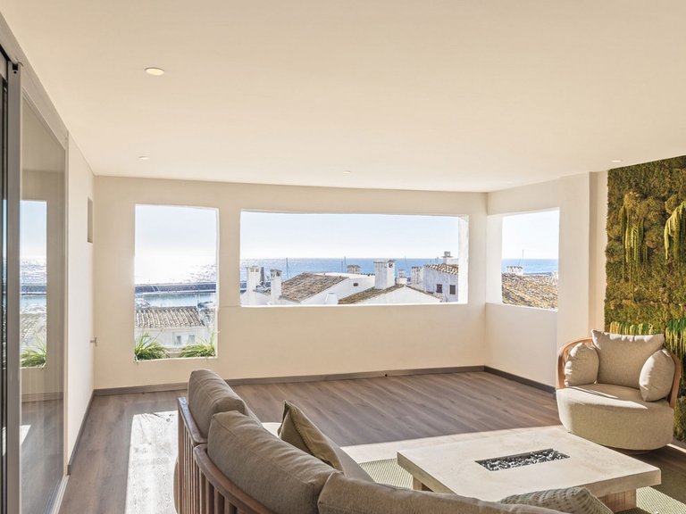 Apartment for Sale in Costa del Sol Puerto Banús, Malaga 2
