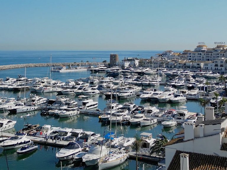 Apartment for Sale in Costa del Sol Puerto Banús, Malaga 4