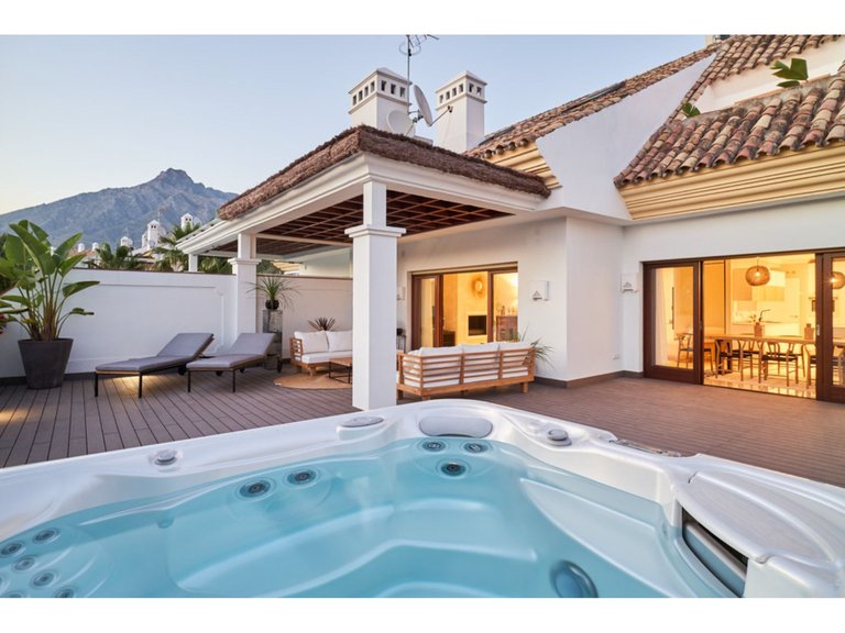 Apartment for Sale in Marbella, Malaga 1