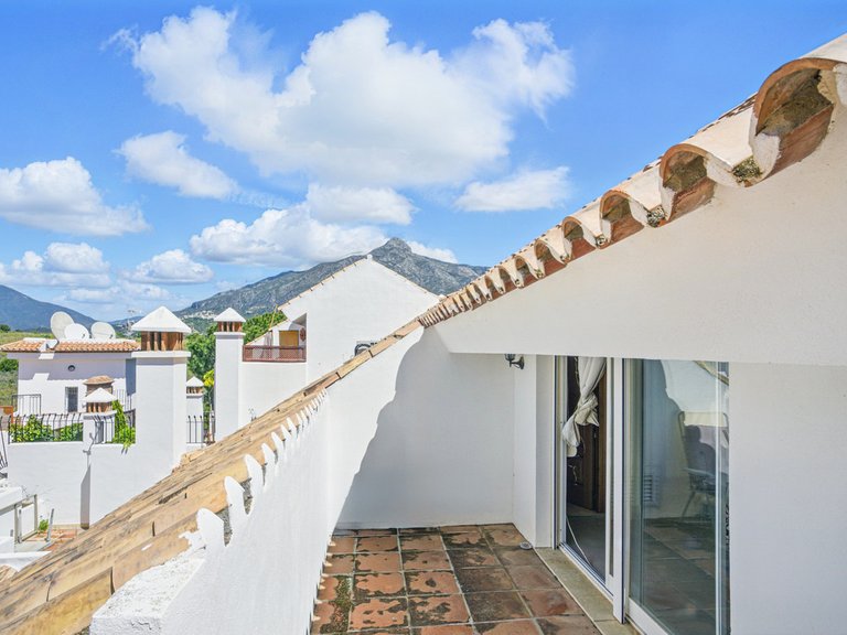 Apartment for Sale in Nueva Andalucía, Malaga 19