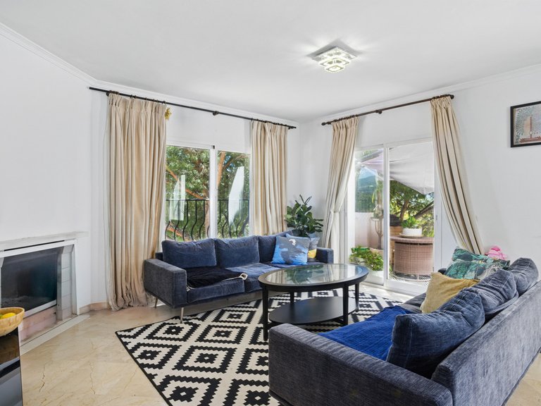 Apartment for Sale in Nueva Andalucía, Malaga 2