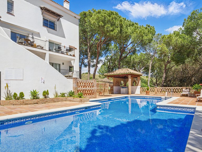 Apartment for Sale in Nueva Andalucía, Malaga 6