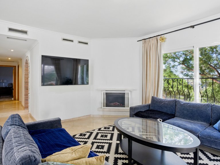 Apartment for Sale in Nueva Andalucía, Malaga 8