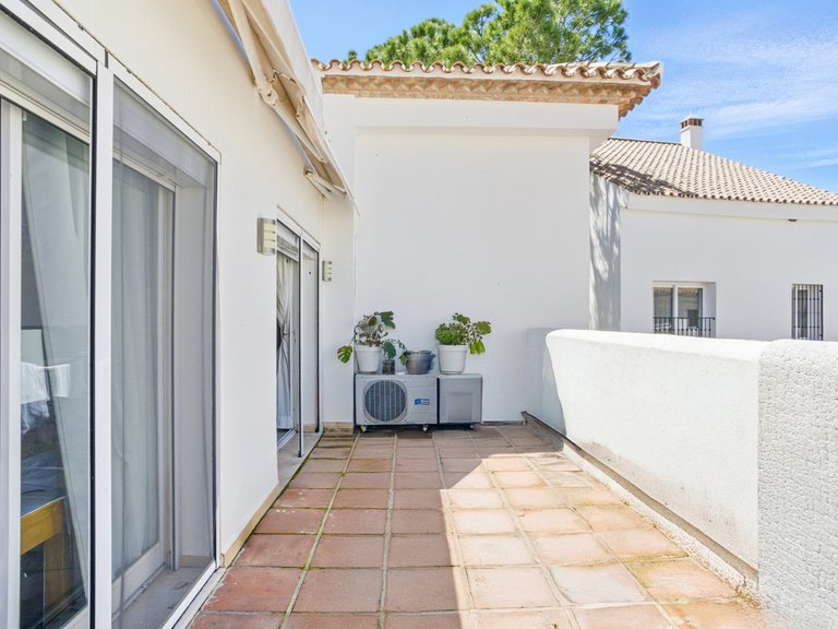 Apartment for Sale in Nueva Andalucía, Malaga 9