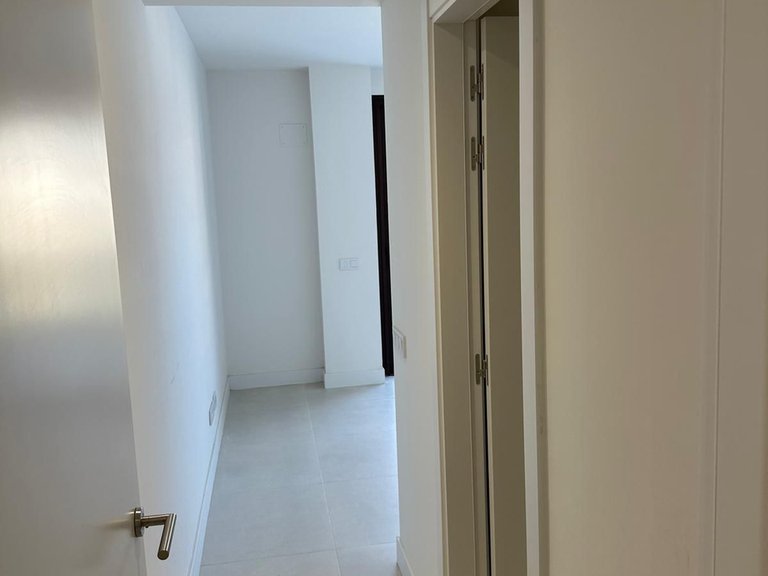 Apartment for Sale in Costa del Sol, Benalmadena Costa, Malaga 11