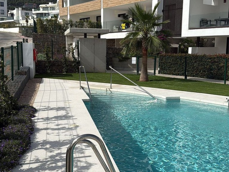 Apartment for Sale in Costa del Sol, Benalmadena Costa, Malaga 18