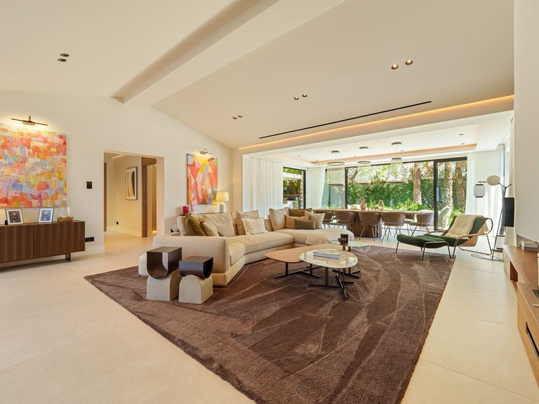 Villa for Sale in Puerto Banús, Malaga 5