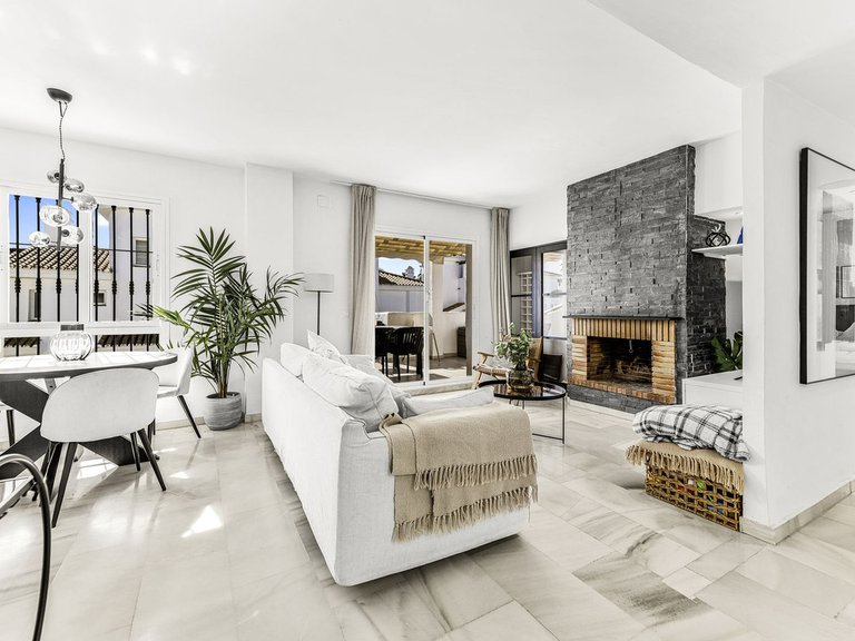 Apartment for Sale in Nueva Andalucía, Malaga 3